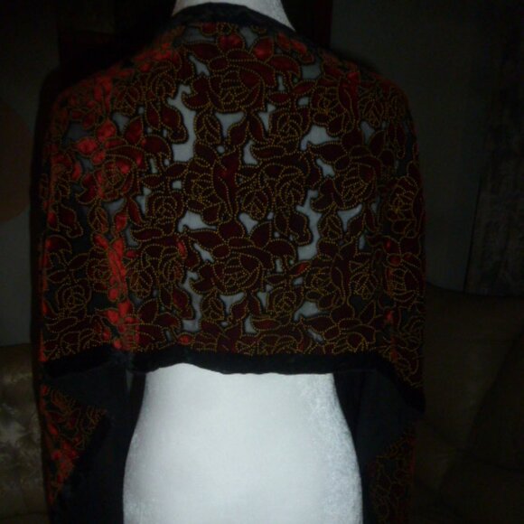 Elegant 100% Silk Burnout Velvet Scarf – Red Roses, Tassels, Perfect Gift - Picture 6 of 12